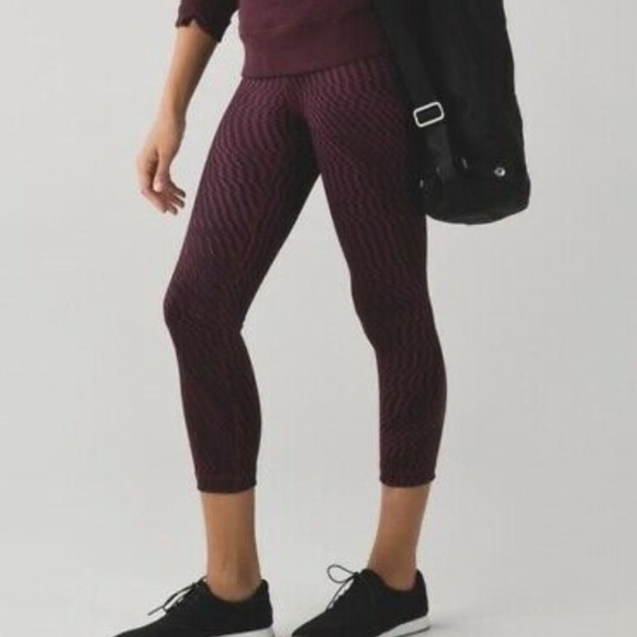 lululemon athletica Pants - Lululemon Wunder Under Crop III Hi-Rise Leggings Zig Zag Shifted Red Maroon